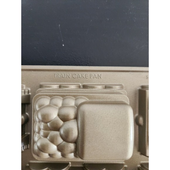 Nordic Ware Train Cake Pan Heavy Baking Pan - Picture 6 of 6